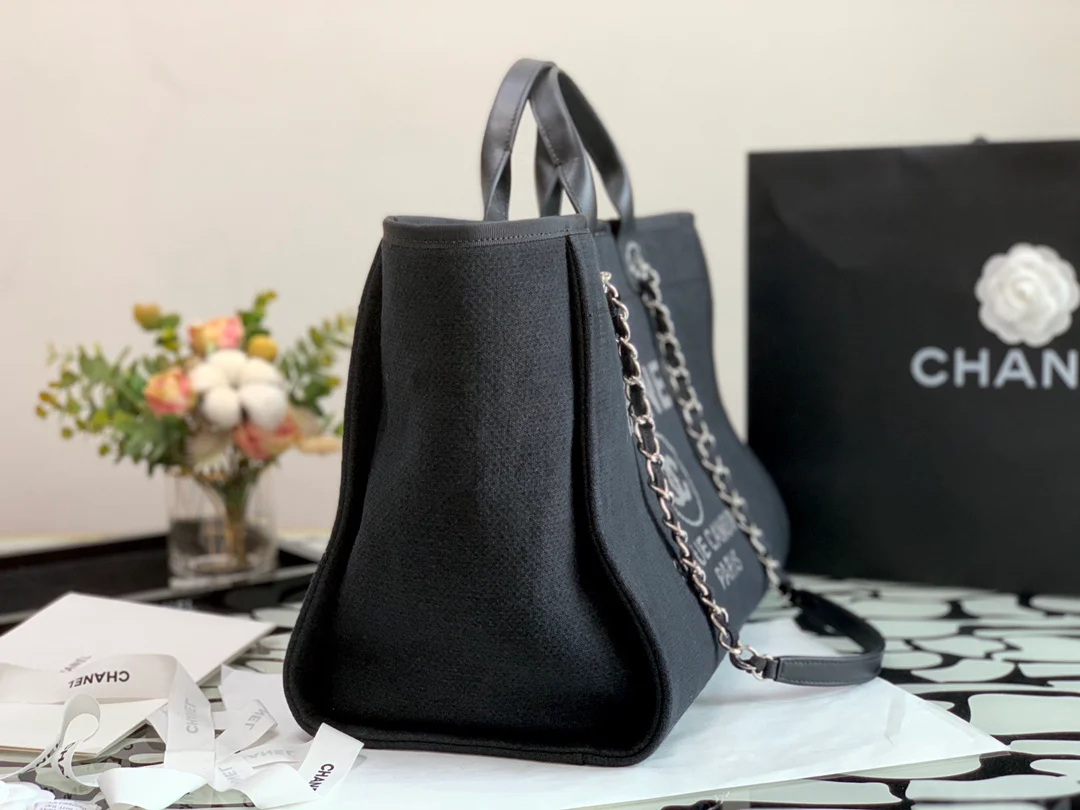 Пляжная сумка Chanel из коллекции осень/зима 2022 — черная — большая