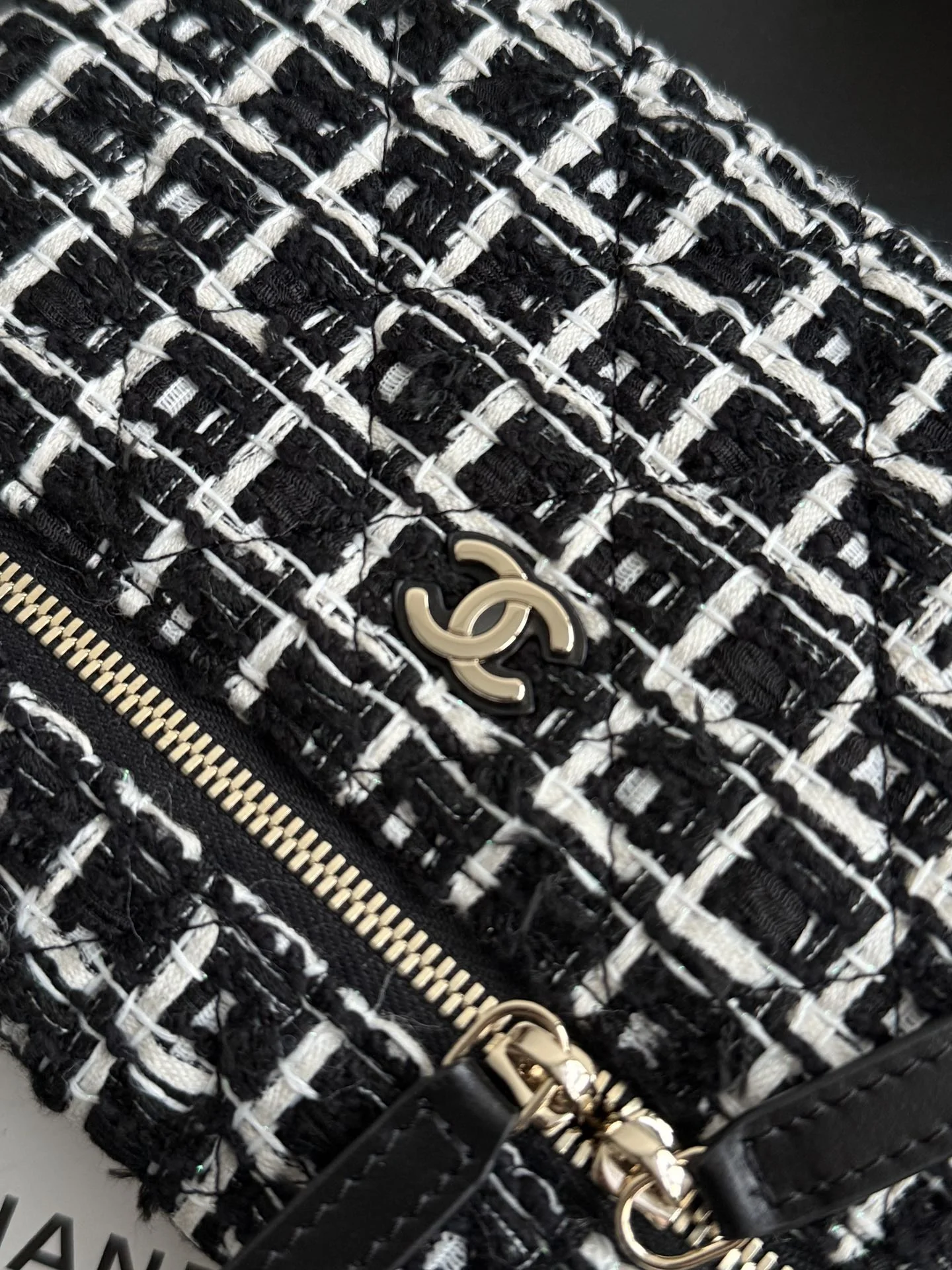 Сумка-ланч Chanel LP из шерсти, черная.