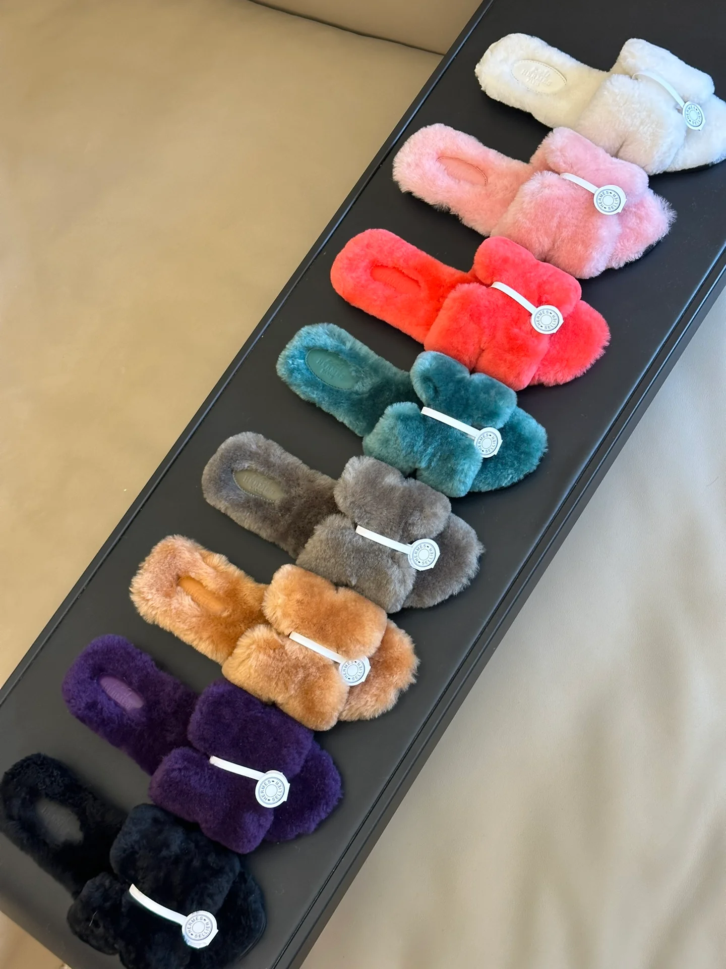 Шерстяные тапочки Hermes 2024 — изображение из коллекции