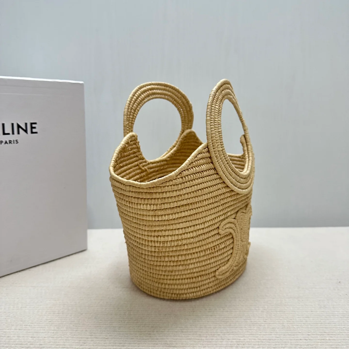 Плетеная сумка-корзина из селина и рафии