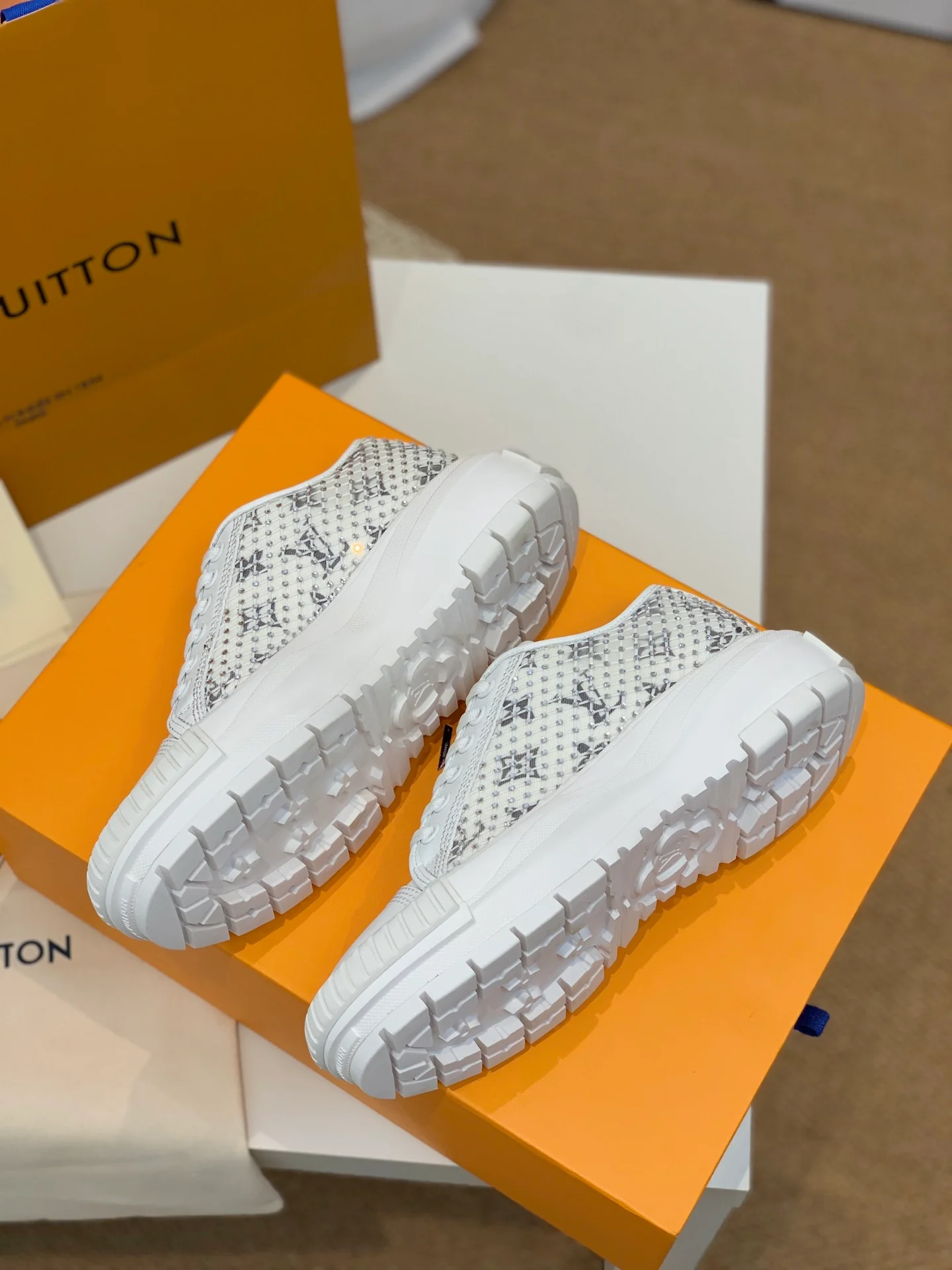 Обувь LV - LV Squad - Верх из сетчатой ??ткани с кристаллами - Низкие повседневные туфли