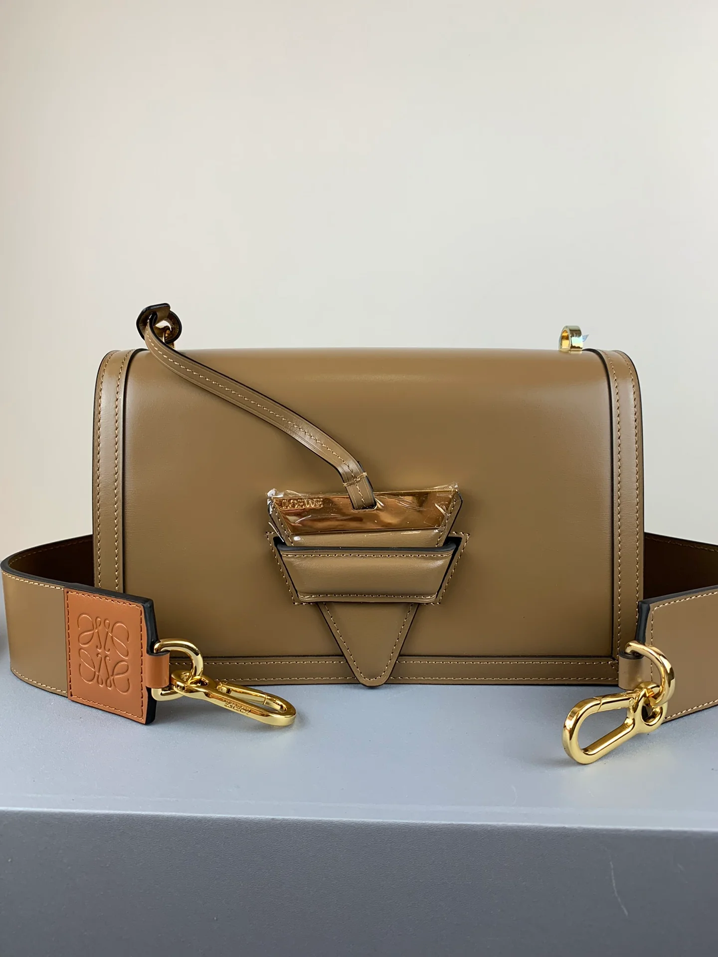 Треугольная сумка Loewe - Телячья кожа - Средний размер - 3