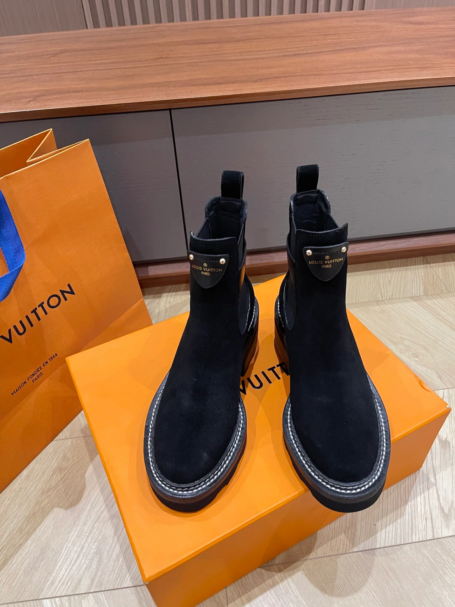 LV-2024 - Ботильоны на низком каблуке - Черные