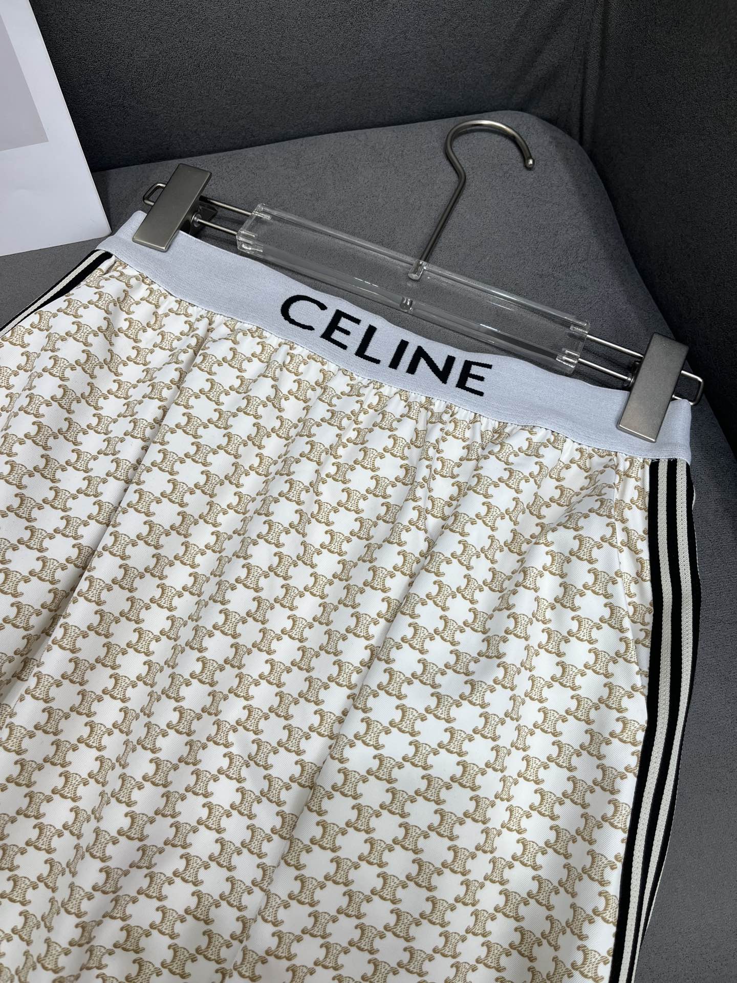 Комплект Celine 2404-24ss весна/лето: топ и юбка с воротником-молнией, белый.