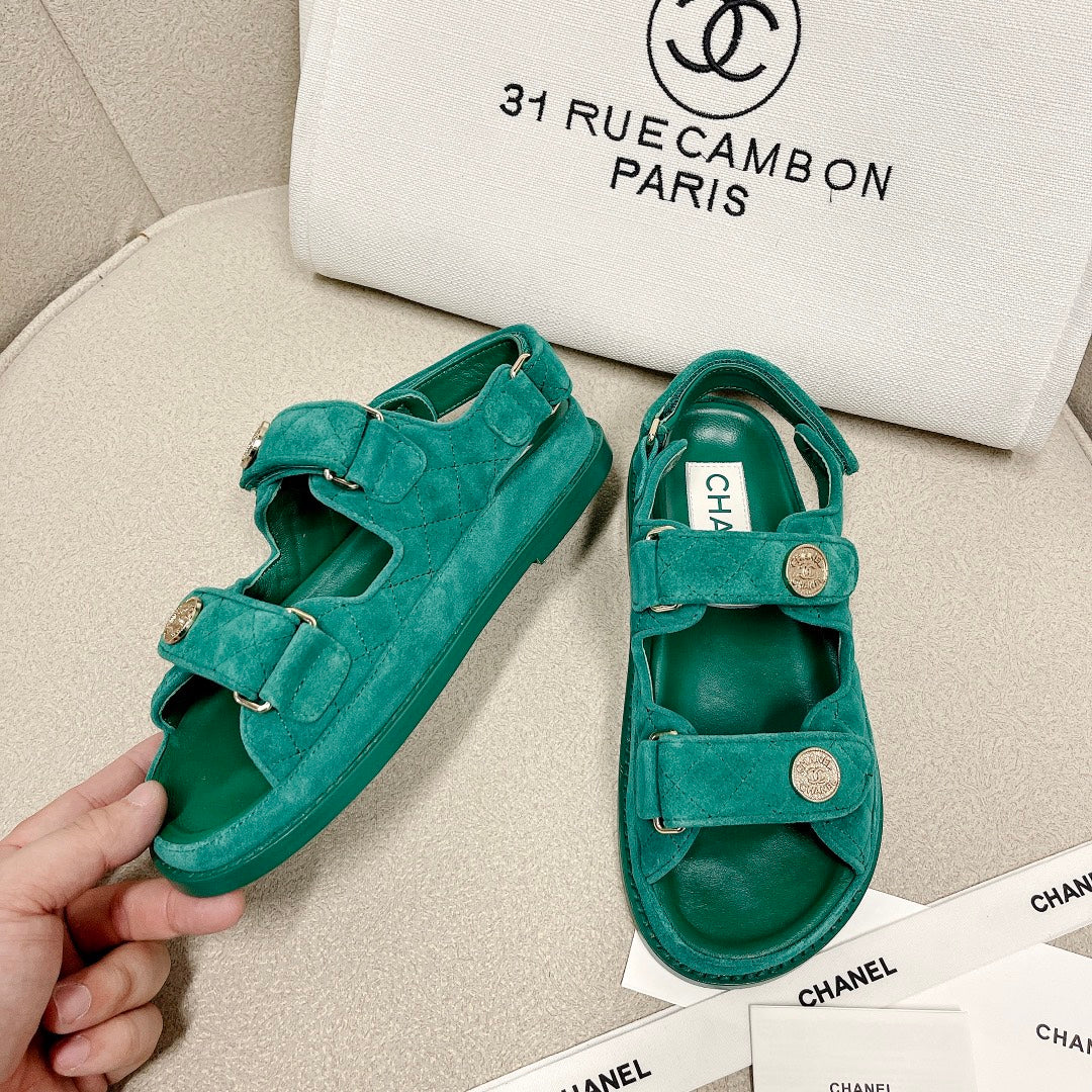 Chanel - Зеленые кожаные сандалии в клетку