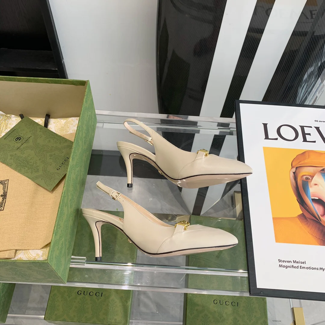 Босоножки-шпильки с острым носком от Gucci