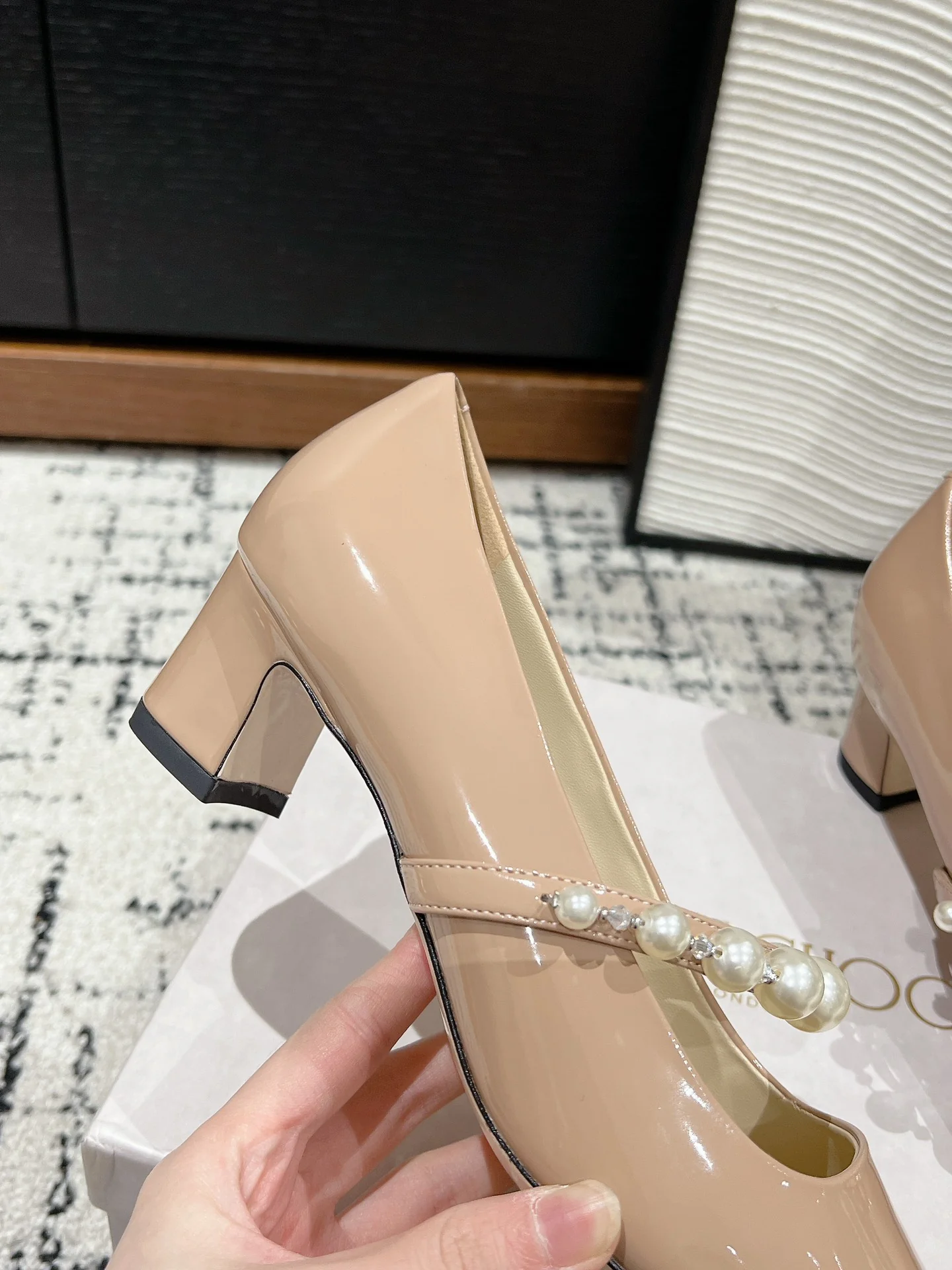 Туфли на низком каблуке Jimmy 2024 с квадратным носком и жемчужным блеском - розовые