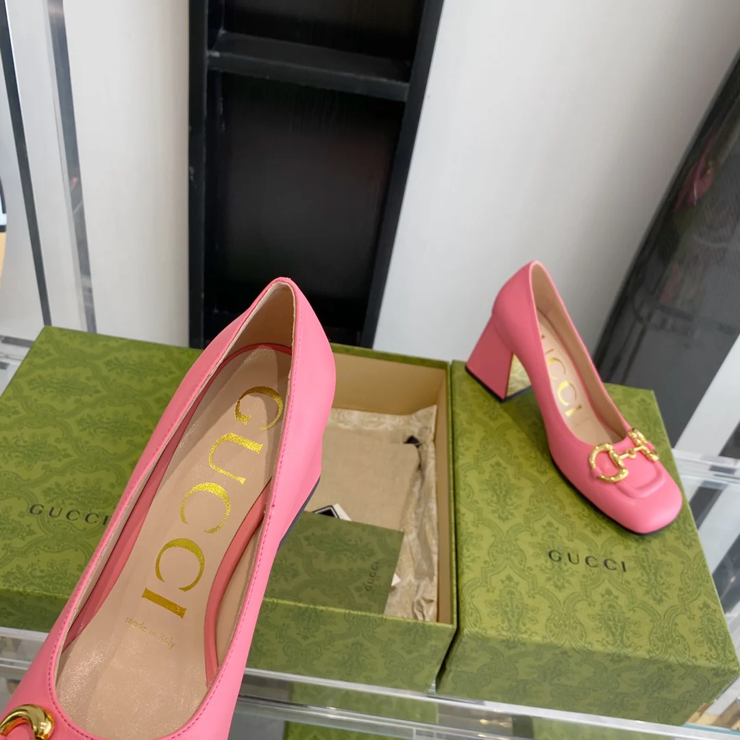 Туфли на высоком каблуке Gucci в стиле ретро с квадратным носком и массивным носком - 2 шт.