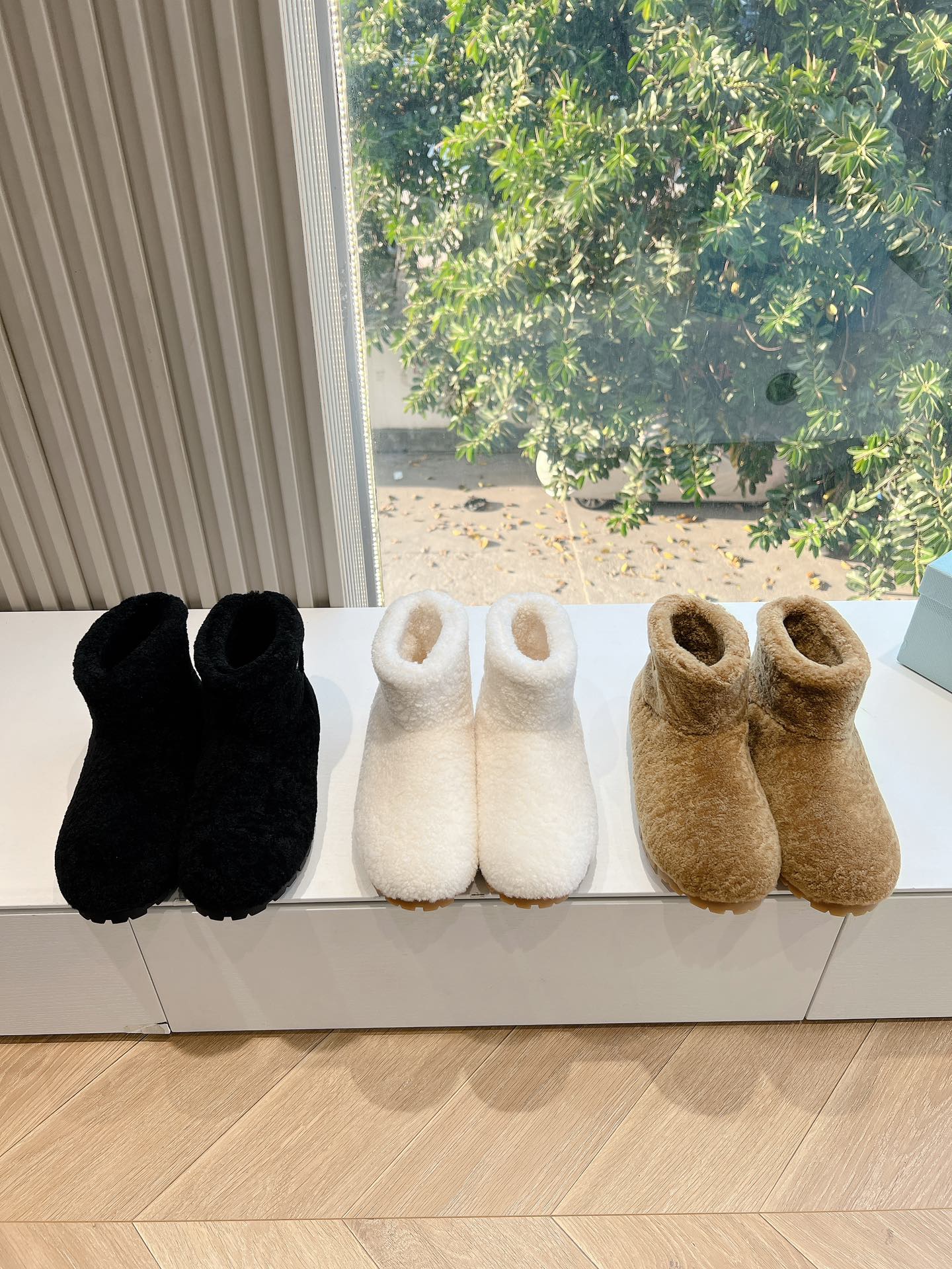 Снежные ботинки на платформе Prada 2024 - Изображение из коллекции - 1