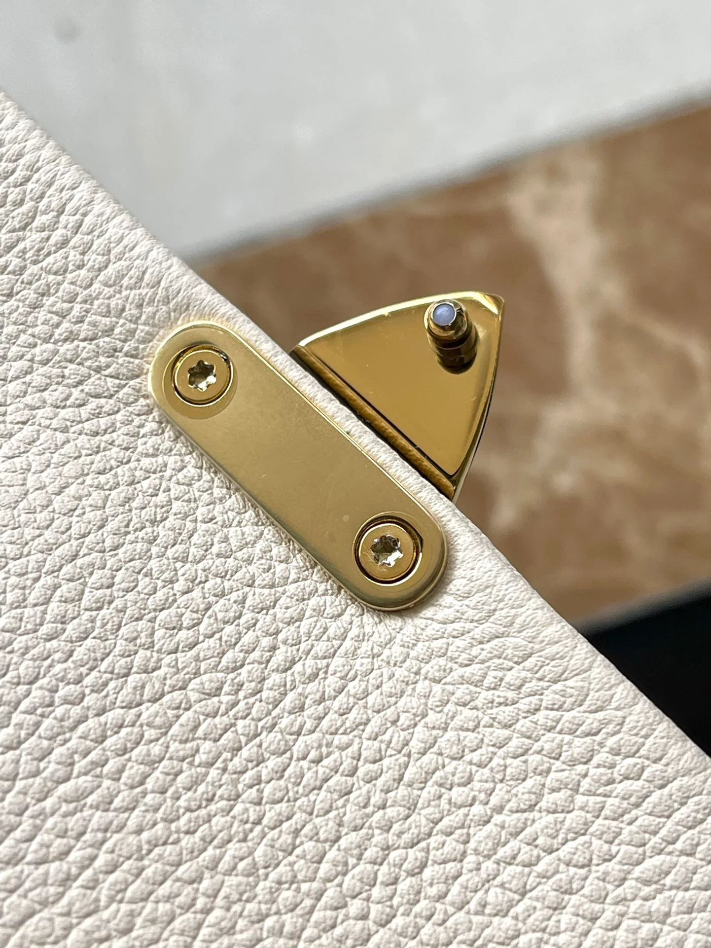 m46008-LV-madeleine-bb-handbag/crossbody bag-white