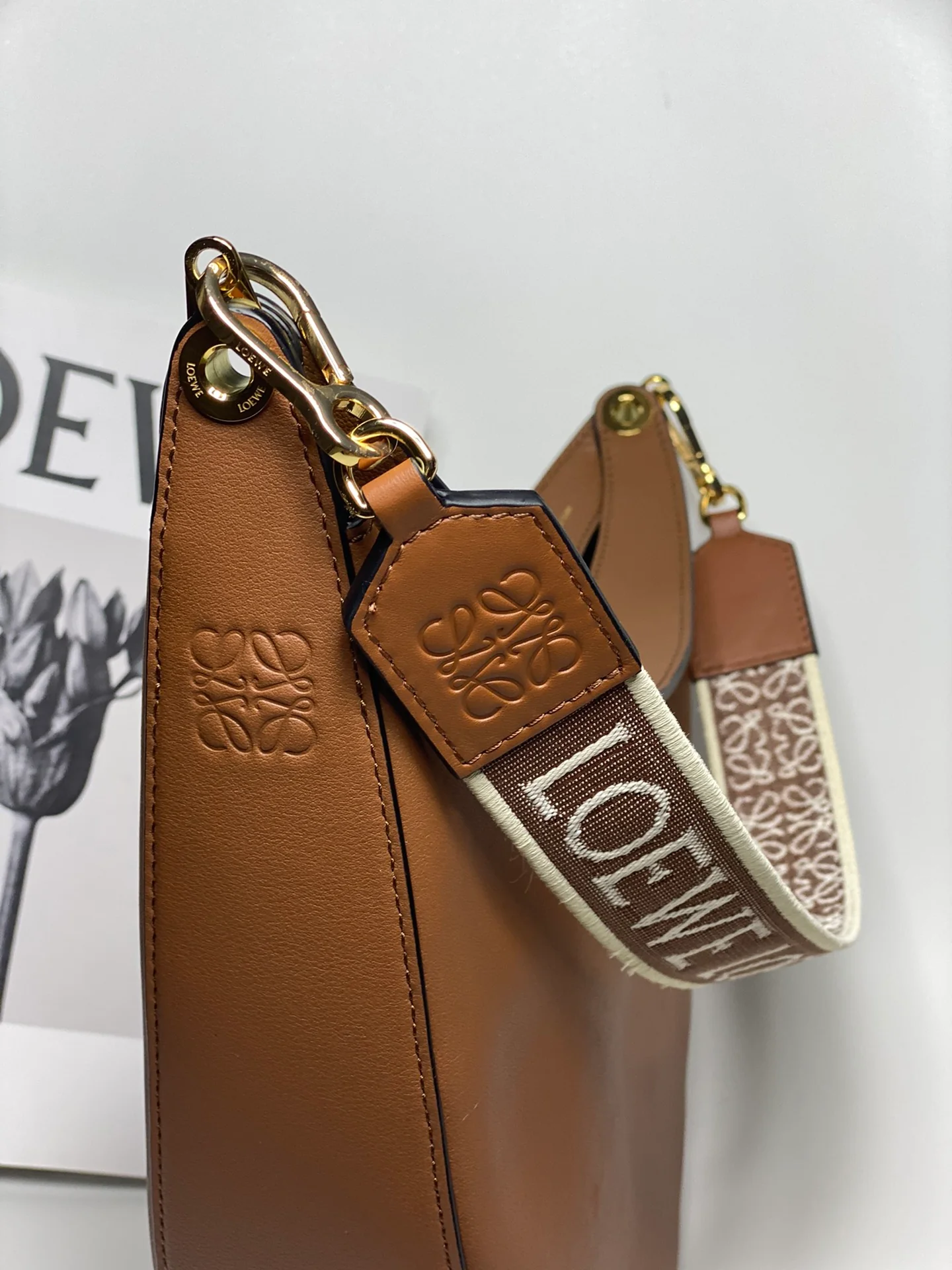 Сумка ?Луна? из коллекции Loewe Luna.