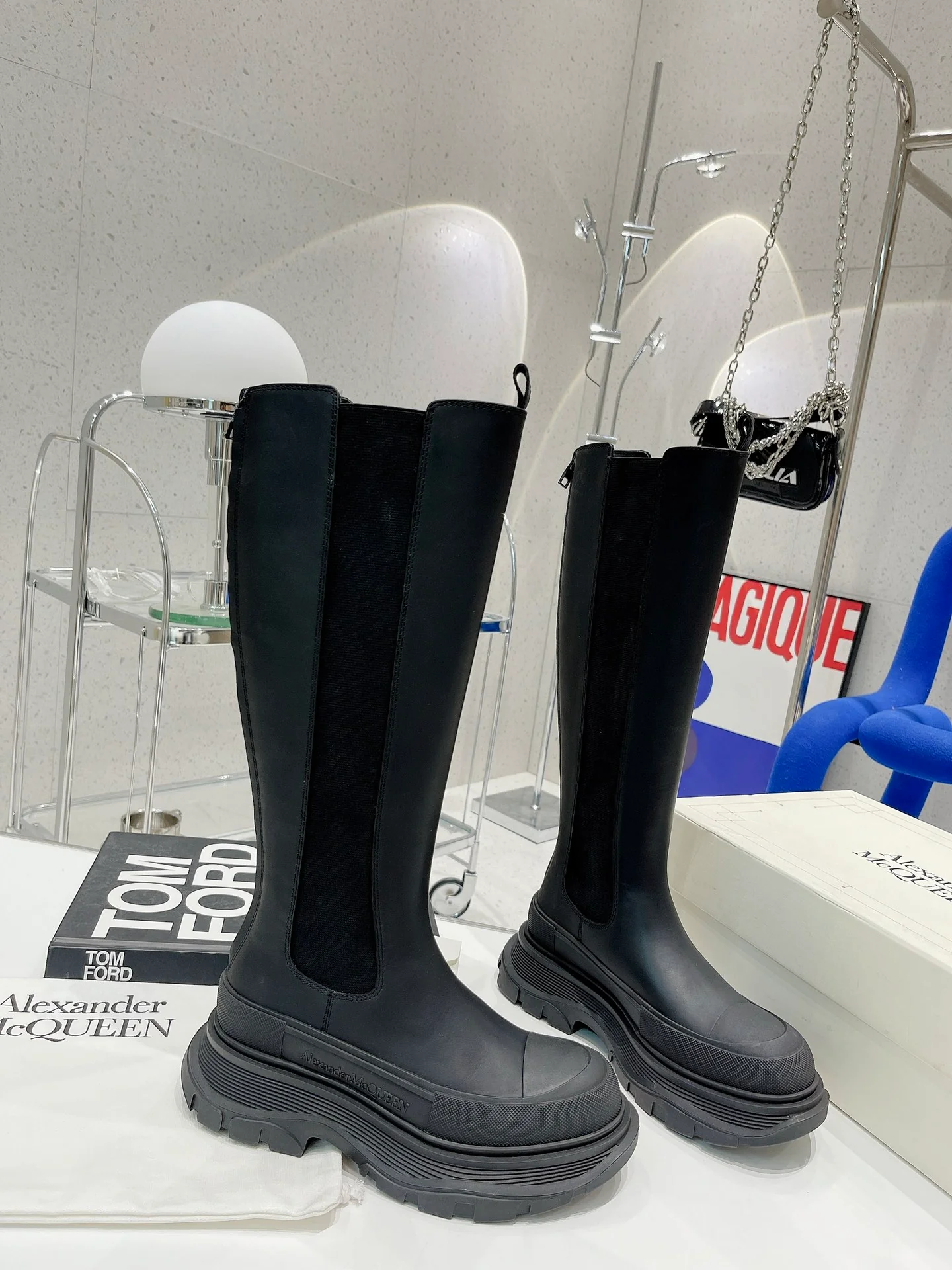 Коллекция McQueen 2022 года с подиума - Длинные сапоги - 2