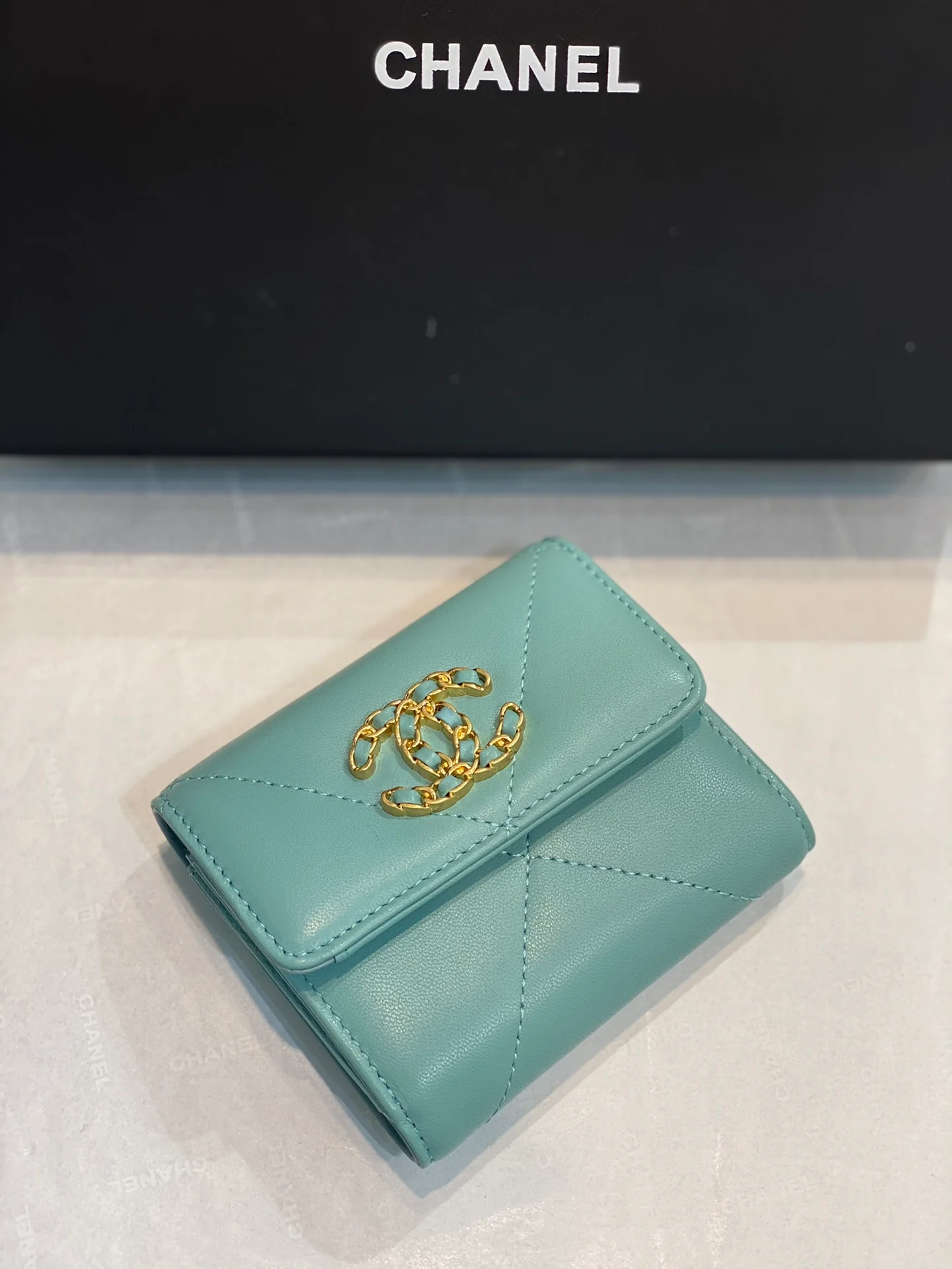 Chanel-19系列 三折钱包 蓝色