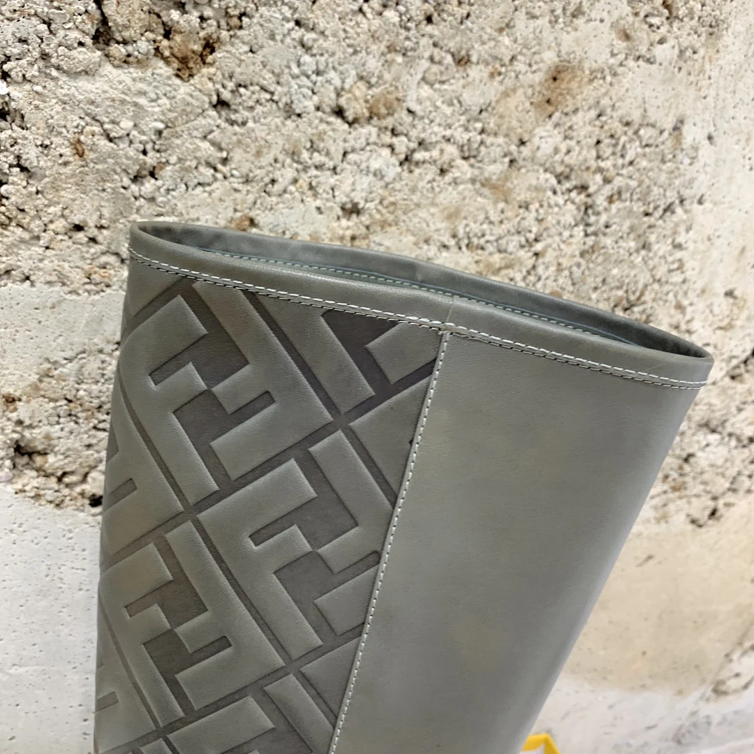 Fendi - Новинка сезона осень/зима 2022 - Сапоги для верховой езды