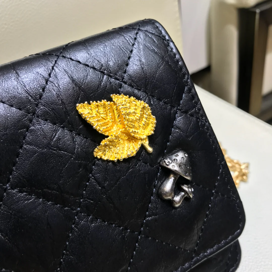 Значок-пряжка Chanel 2-55 Reissue (woc)