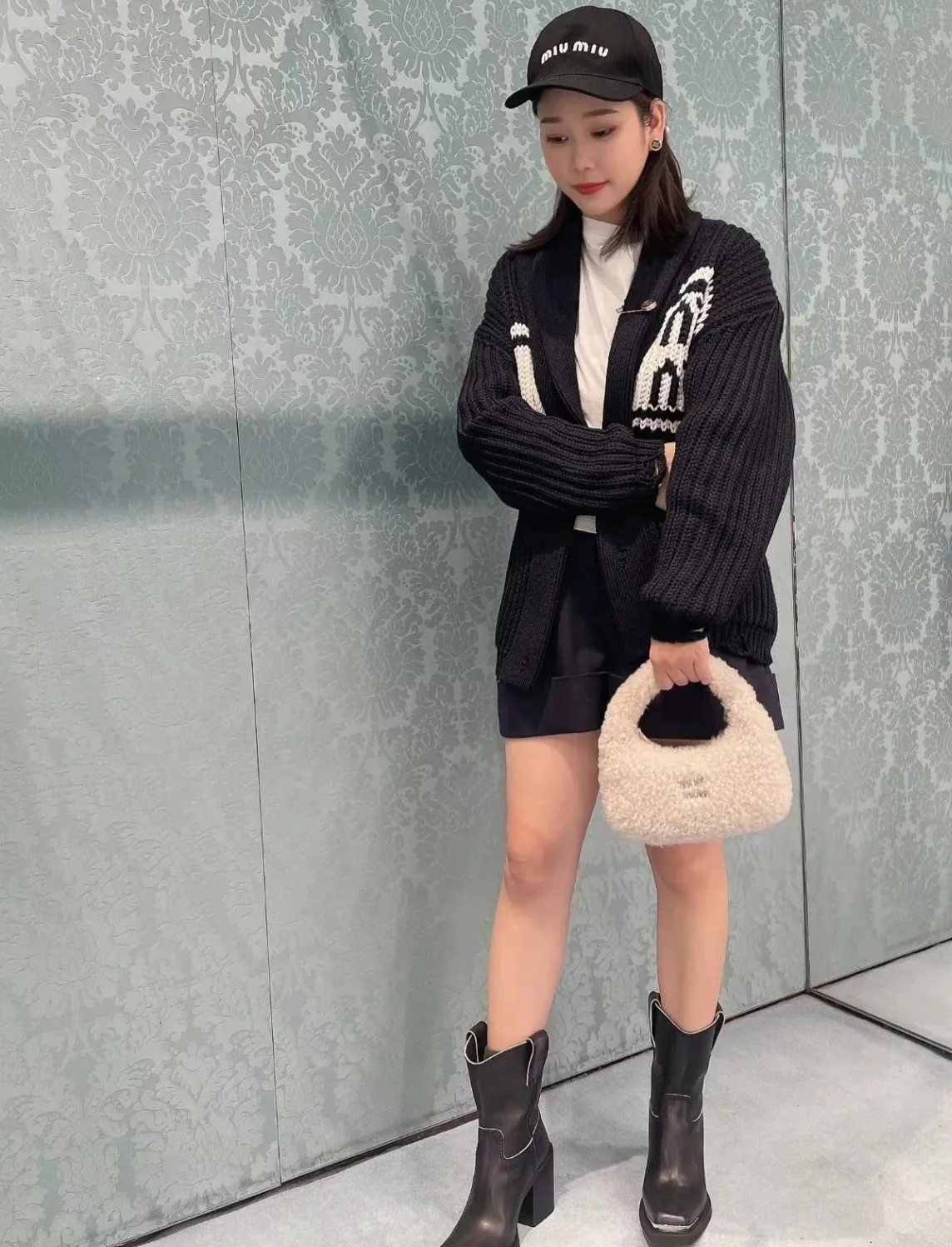 Сумка Miu Miu Wander - овечья шерсть - белый наряд (поделиться)