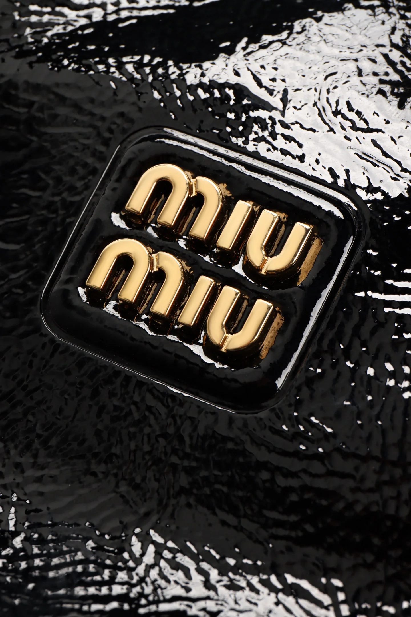 Косметичка/сумка для обеда из лакированной кожи Miu Miu