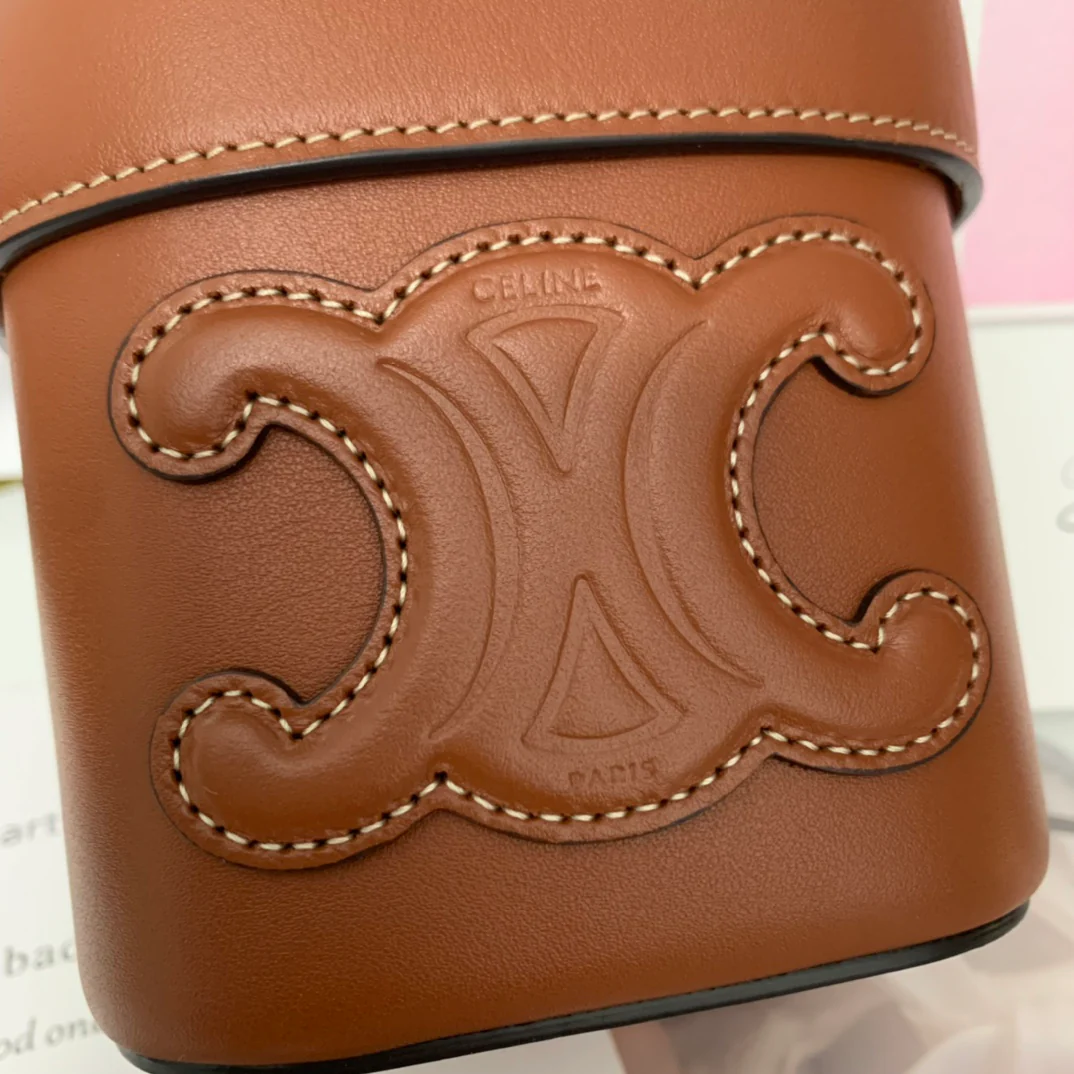 Сумка Celine Boxtriomphe - коричневая