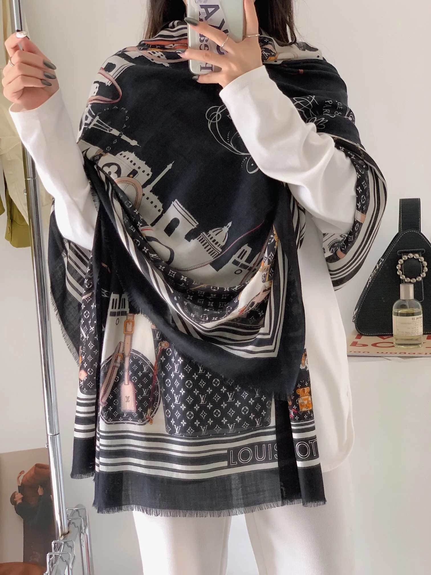 Шарф LV с принтом в виде цепочек - 100-200 см - Кашемир 100% чистоты - 1 шт.