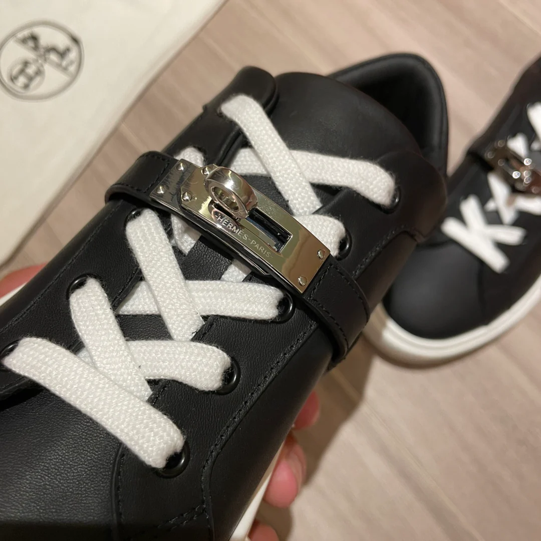 Hermes - Новейшие белые кроссовки Kelly Buckle - Мужской стиль