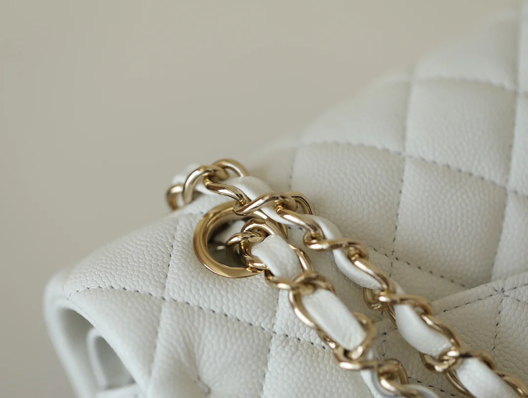 Сумка Chanel CF — белая — 26 см