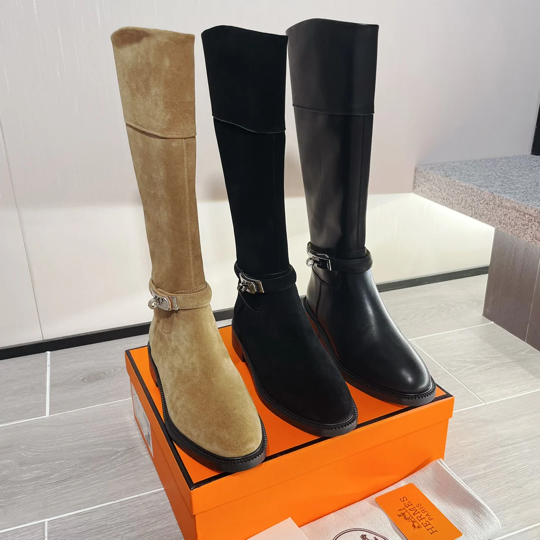 Новинка сезона осень/зима 2023 от Hermes - Ботинки Kelly Buckle Martin - Черные