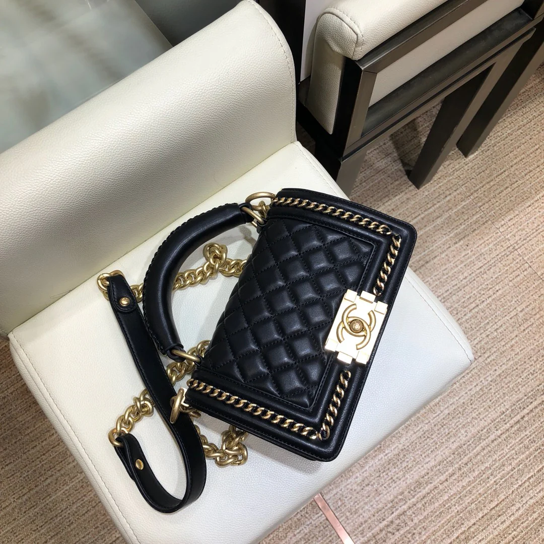 Chanel-boy-20cm-2