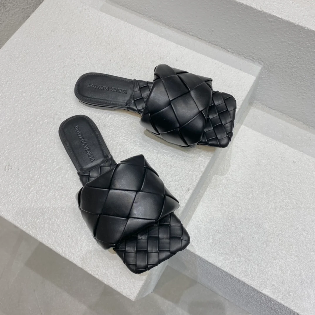Новинка сезона весна/лето 2021 от BV - Плоские плетеные тапочки - Черные