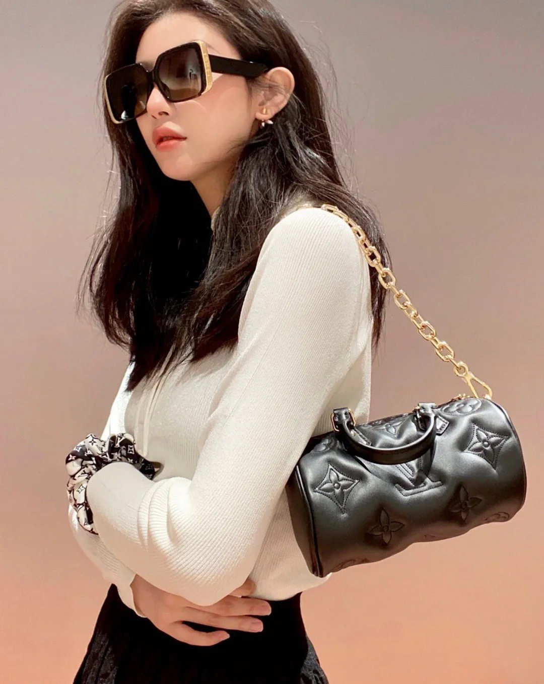 m59800-LV-papillon-bb-handbag-on-body photo