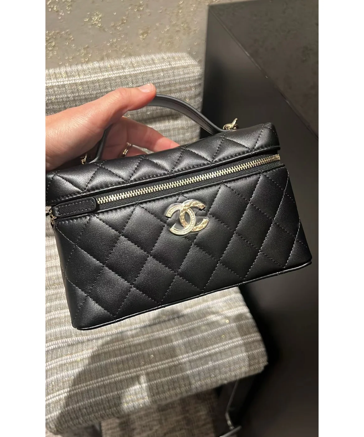 Сумка-ланчбокс Chanel 25c-LP из овечьей кожи - черная