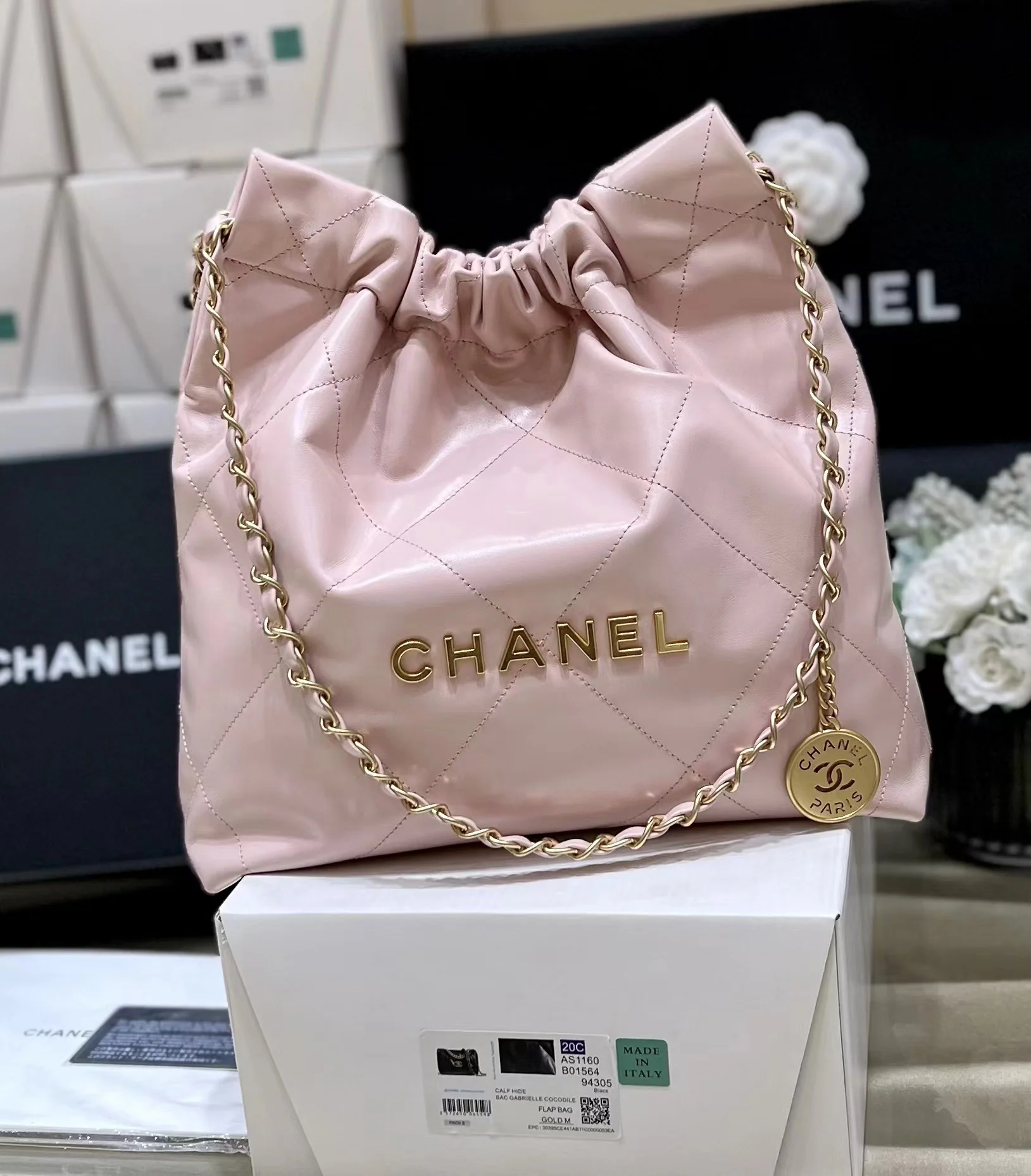 Новинка сезона весна/лето 2023 от Chanel - сумка 22 - маленькая - светло-розовая
