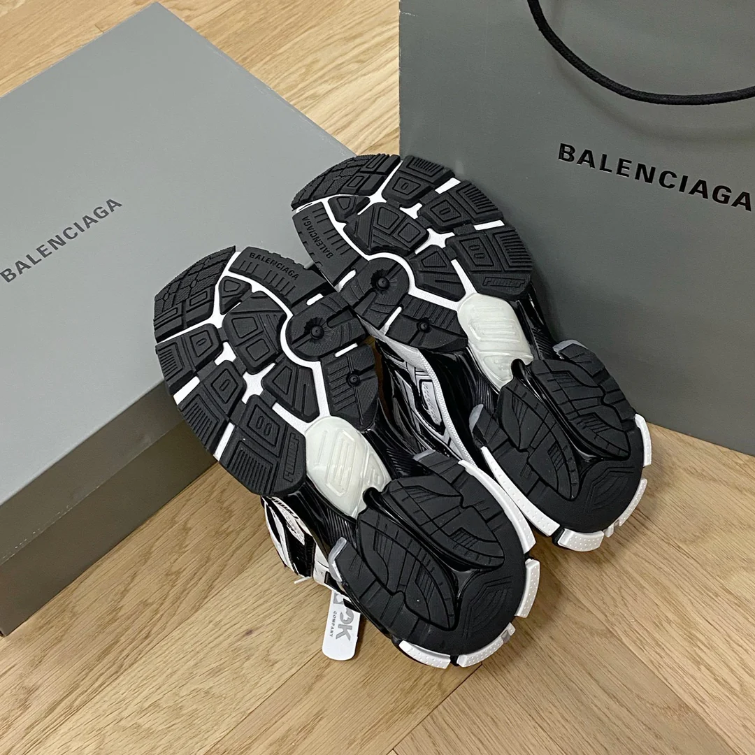 Кроссовки Balenciaga Runner Dad Shoes