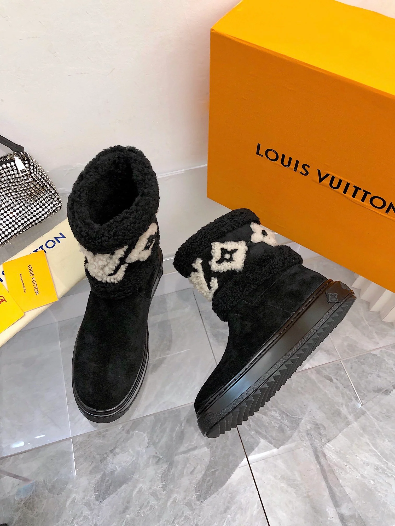 LV - Ботильоны из овечьей шерсти - Черные