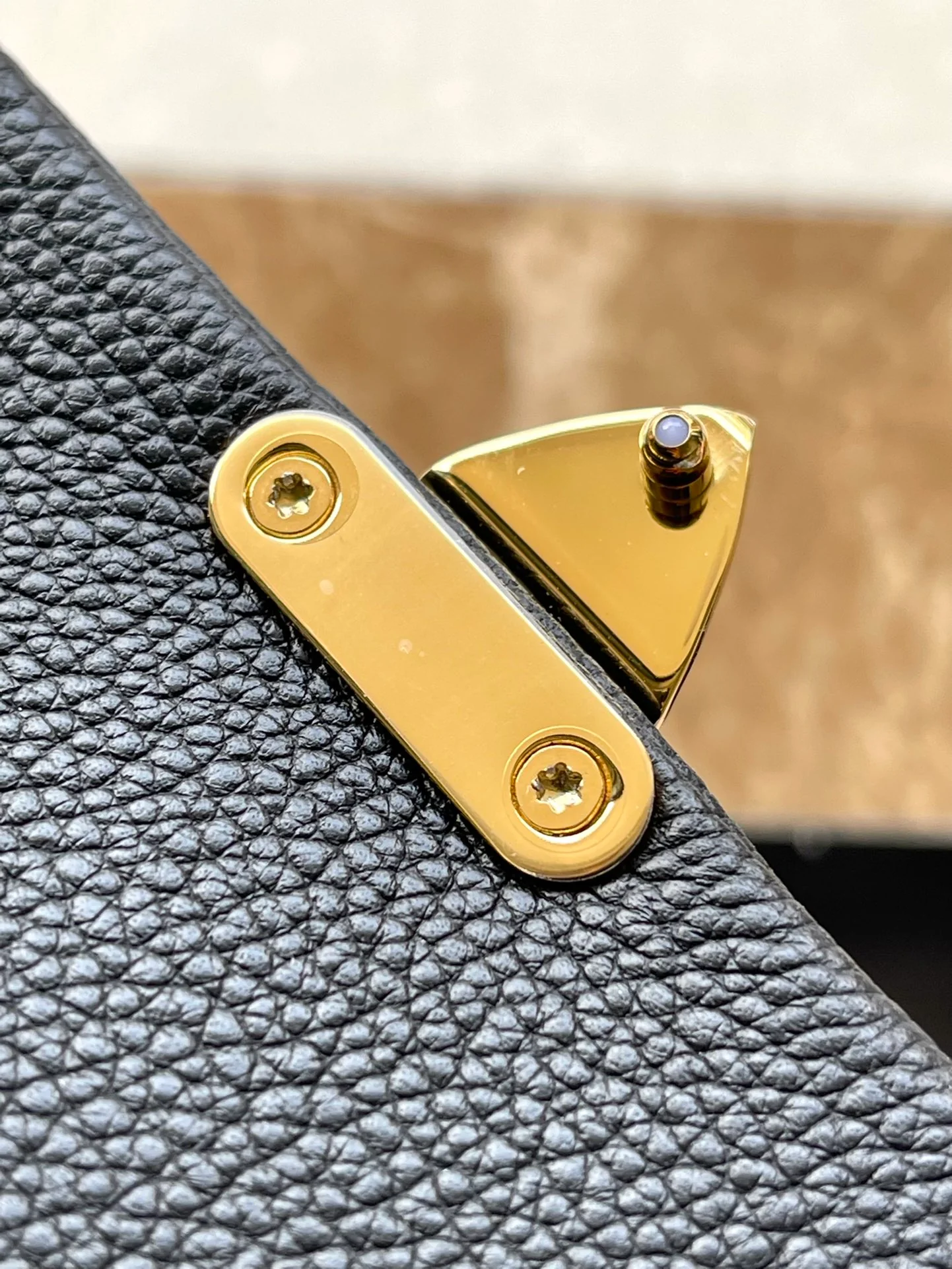 m45977-LV-madeleine-bb-handbag/crossbody bag-black