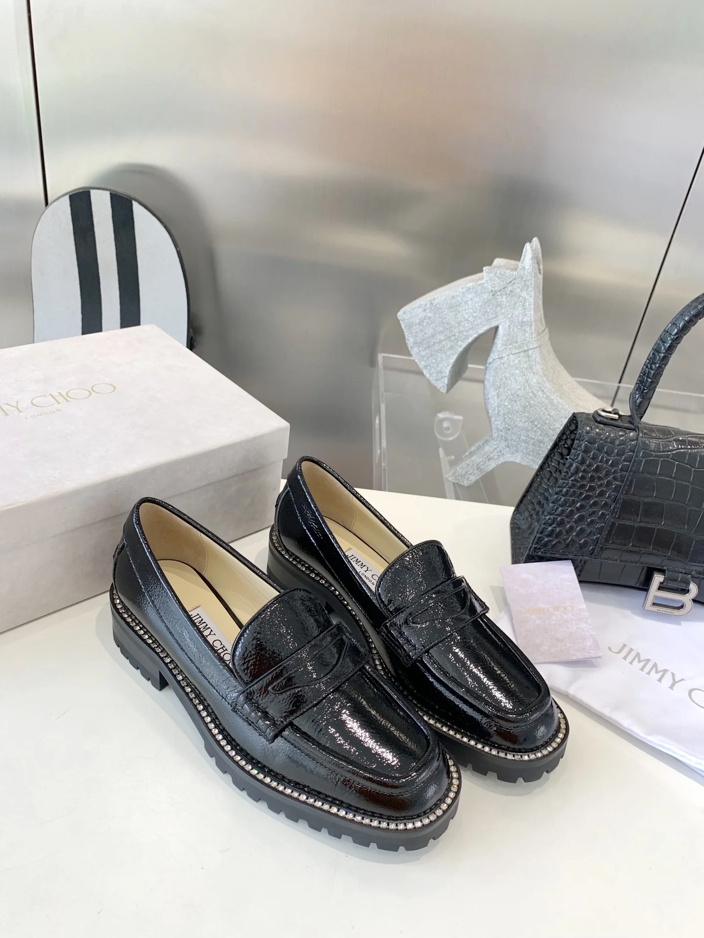 Jimmy - Новинка сезона весна/лето 2023 - Лоферы со стразами