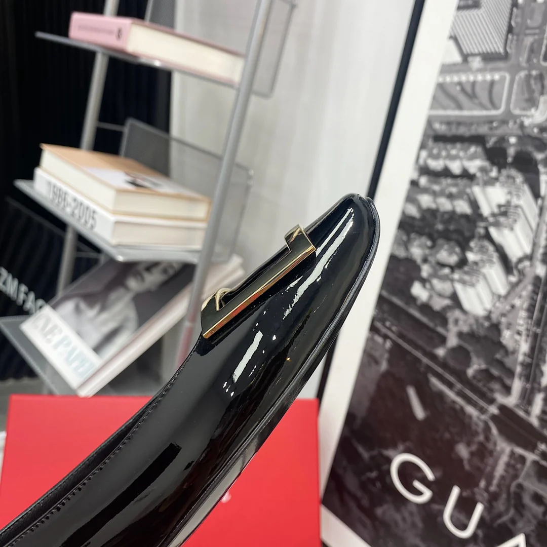 RV-Flat Bottom Square Toe-Black