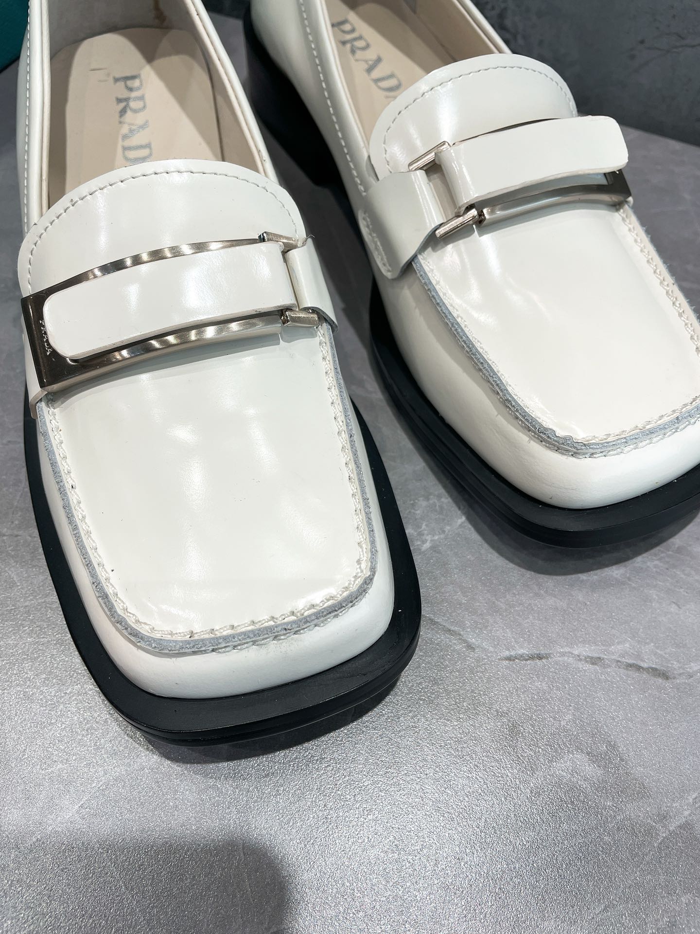 Туфли Prada - Prada - кожаные туфли с квадратным носком - белые