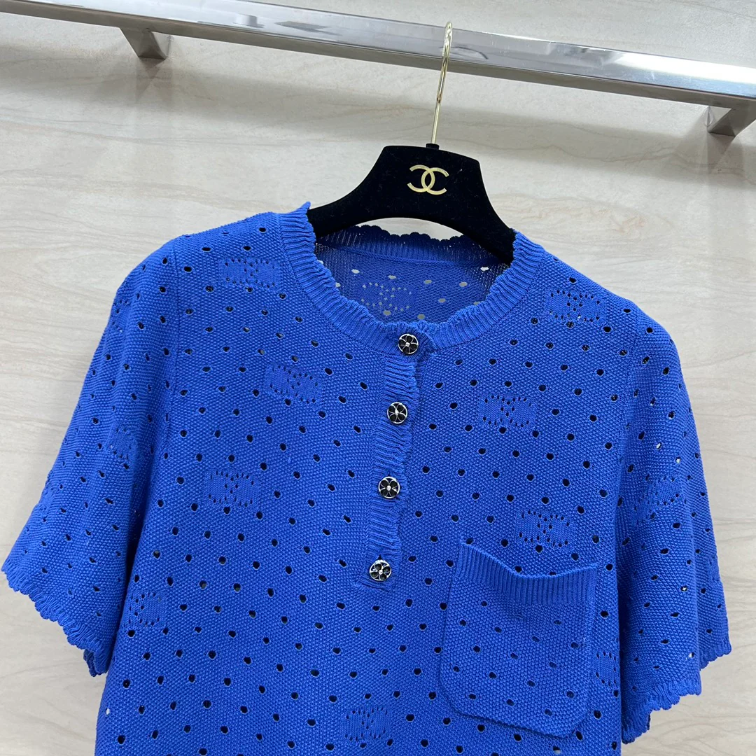 Chanel - 2403 - Коллекция весна/лето: Элегантный вязаный топ с ажурной отделкой