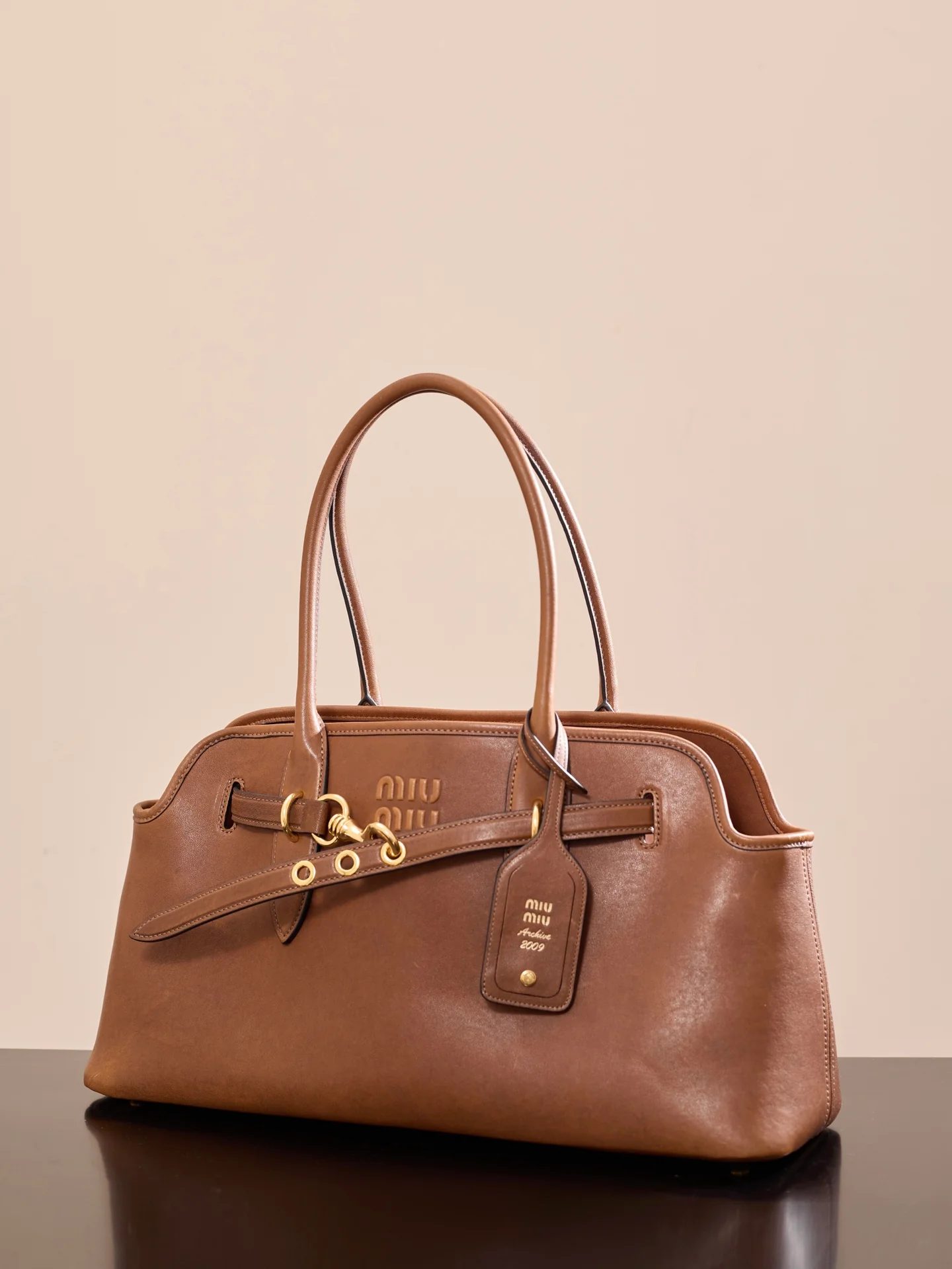 Сумка Miu Miu-5bg310m1680-????? из овечьей кожи, горизонтальная, коричневая.