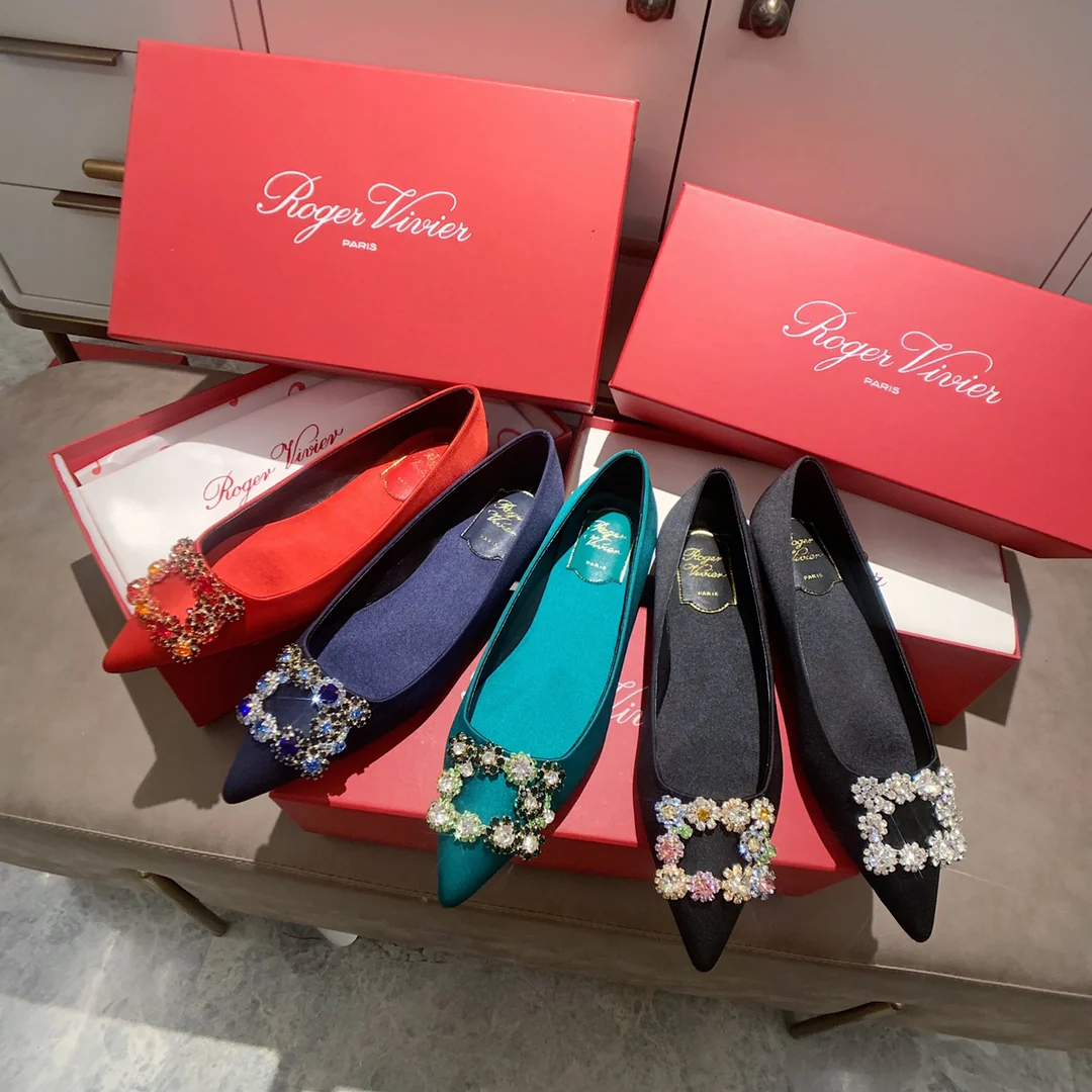 RV - Плоское дно - Шелк с застежкой из страз - Красный