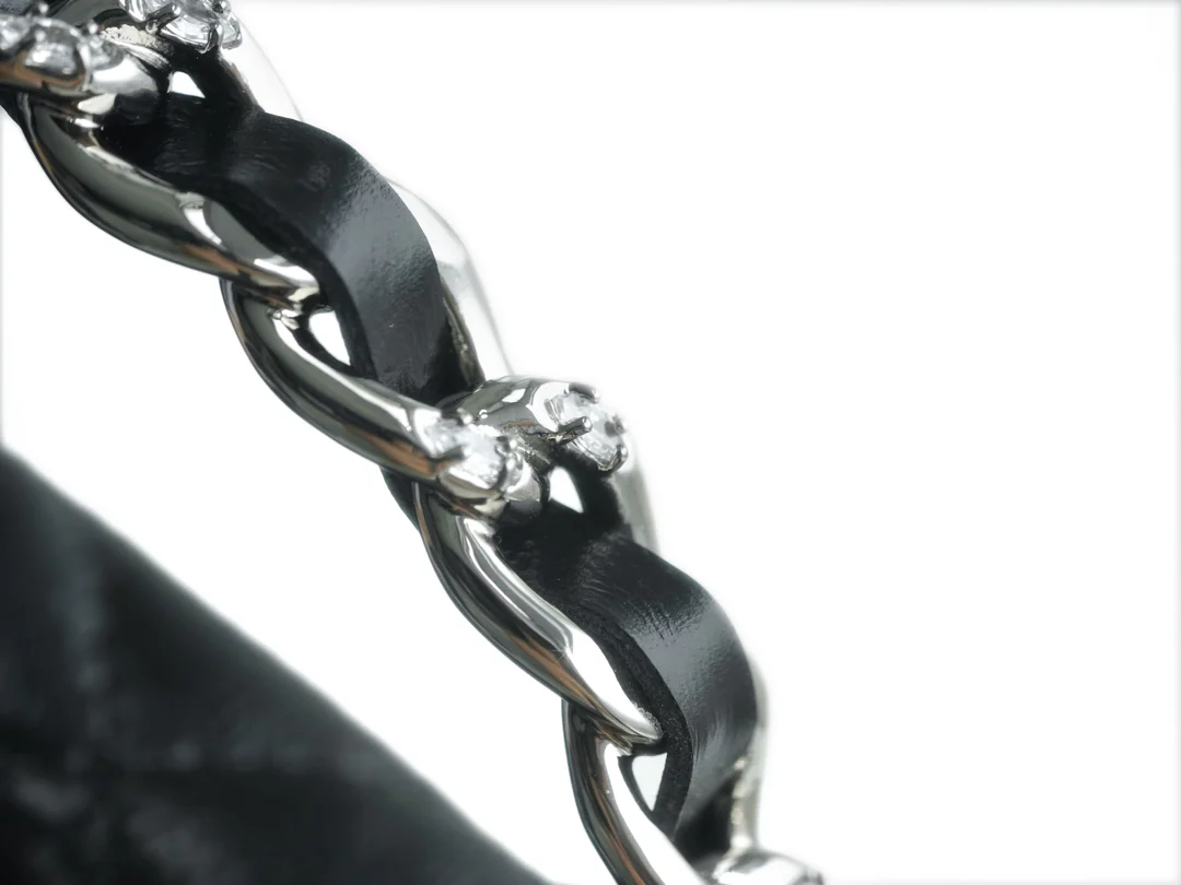 Chanel - Новая гармошка с ручками, украшенными стразами - Черная