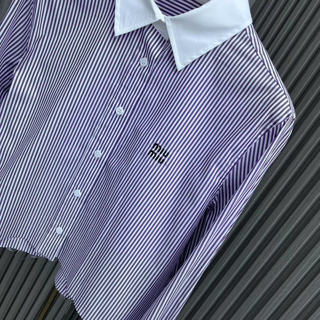 Miu Miu - 2404-24 Новинка: Рубашка с коротким рукавом в полоску с буквенным рисунком