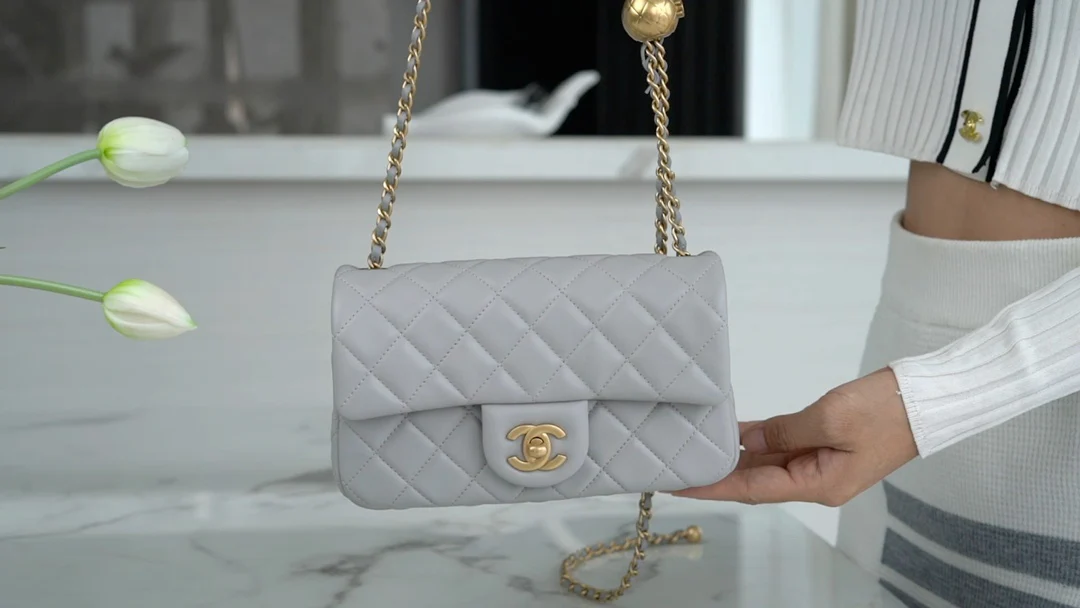 Мини-кювета Chanel CF Gold Ball - светло-серый