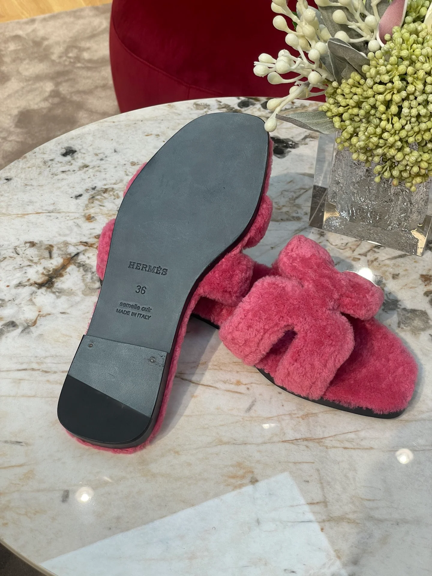 Новинка сезона осень/зима 2022 от Hermes - Меховые тапочки - Розовые