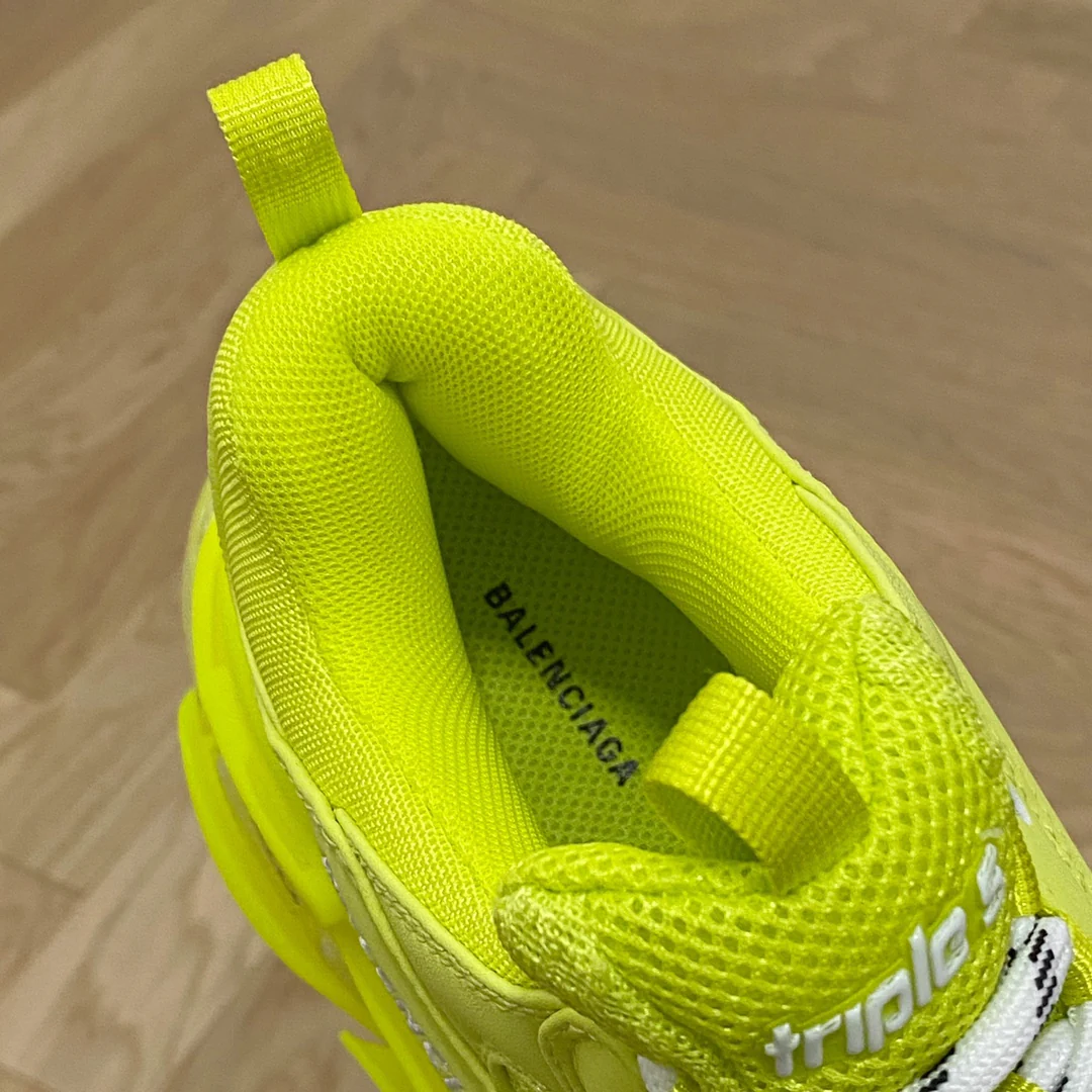 Кроссовки Balenciaga Triples Cushion Chunk - флуоресцентно-желтые