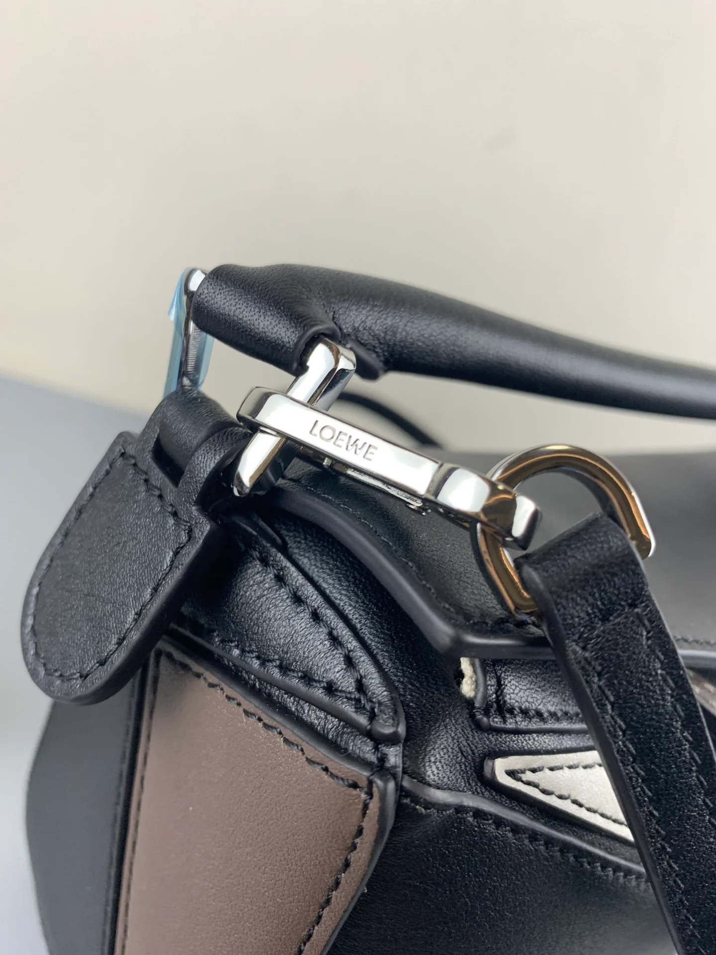 Мини-сумка Loewe Puzzle Bag из телячьей кожи - 5