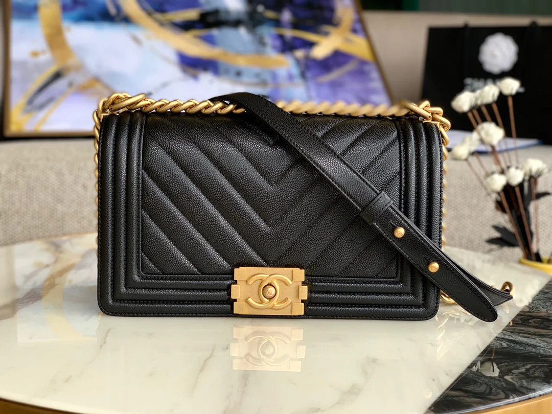 Chanel-boy-25cm-8