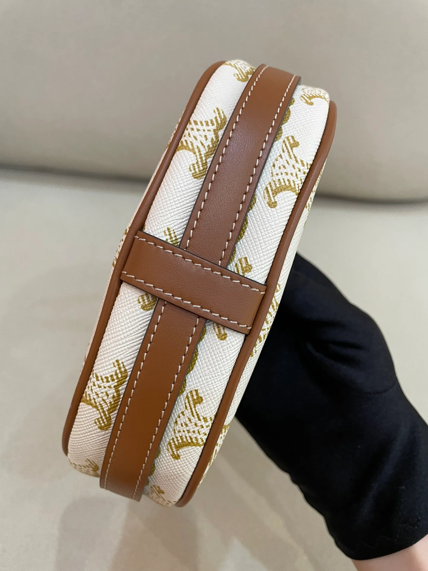 Новая сумка Celine Ava с цепочкой, модель 196 Monogram, 2022 год.