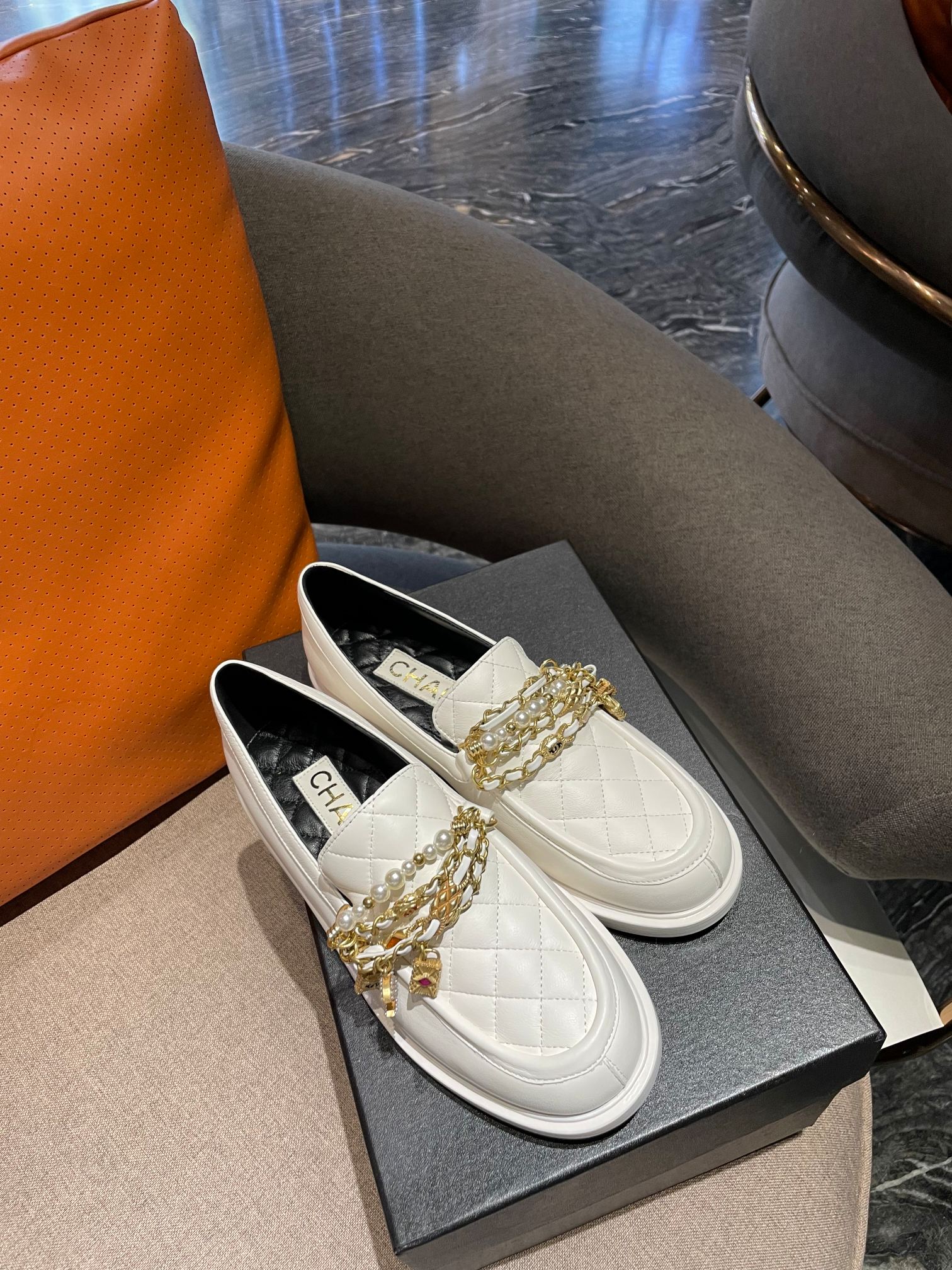 Chanel - Кожа - Белый