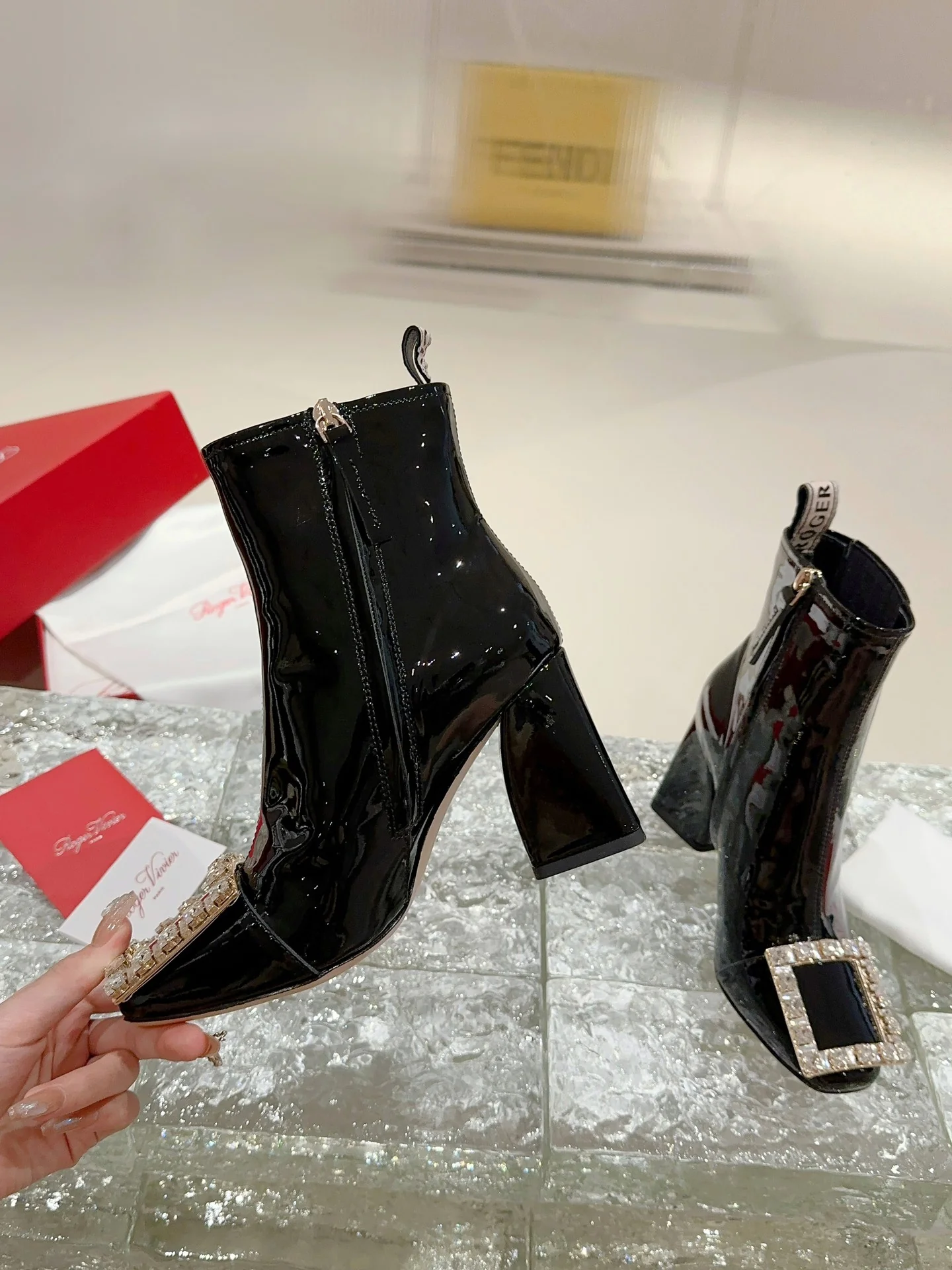 Туфли с квадратным носком и пряжкой - 2024 - Ботильоны на высоком каблуке с металлической пряжкой - Черные - 1